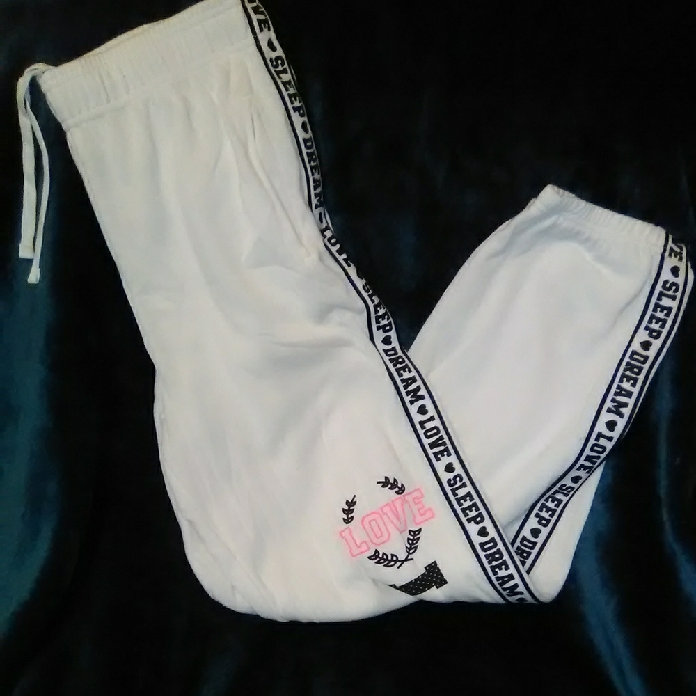 No boundaries Love sweatpants joggers lounge